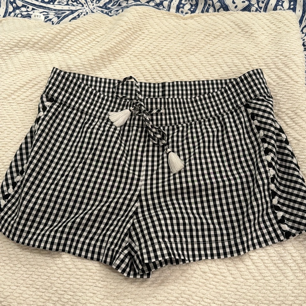Vineyard Vines black checkered shorts